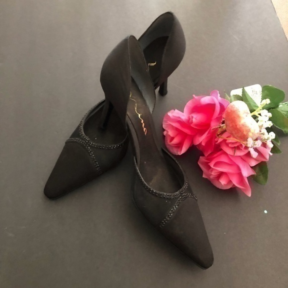 - Nina Black heels